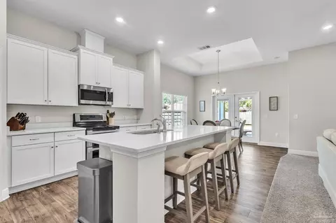 Kitchen - 5647 Dunridge Dr, Pace, FL 32571 photo 4 of 6