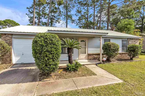 7823 Montego Dr, Pensacola, FL 32506