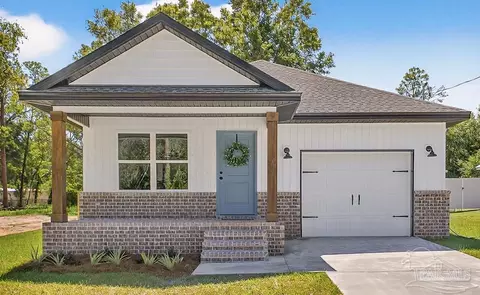 4417 Oak Ln, Milton, FL 32583