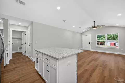4417 Oak Ln, Milton, FL 32583 photo 9