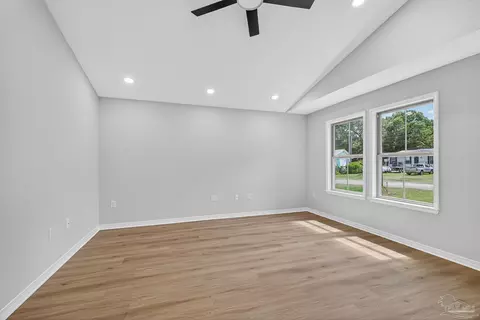 Living - 5714 Pine Dr, Milton, FL 32583 photo 5 of 6