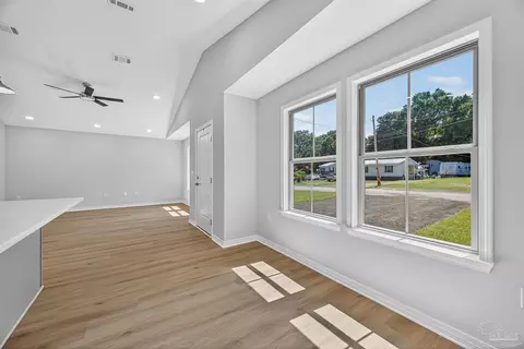 Living - 5714 Pine Dr, Milton, FL 32583 photo 3 of 6