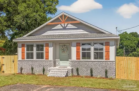 5714 Pine Dr, Milton, FL 32583