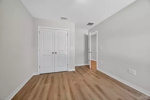 Bedroom - 5714 Pine Dr, Milton, FL 32583 photo 5 of 5