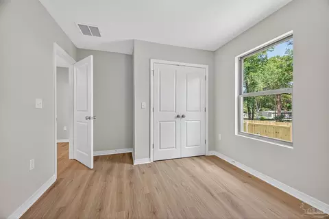 Bedroom - 5714 Pine Dr, Milton, FL 32583 photo 2 of 5