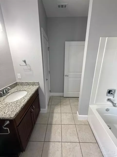 Bath - 1711 Brightleaf Cir, Cantonment, FL 32533 photo 8 of 8