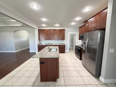 Kitchen - 1711 Brightleaf Cir, Cantonment, FL 32533 photo 3 of 7