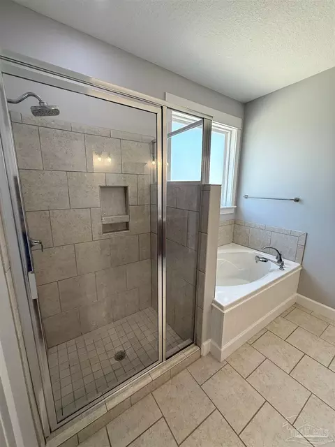 Bath - 1711 Brightleaf Cir, Cantonment, FL 32533 photo 3 of 8