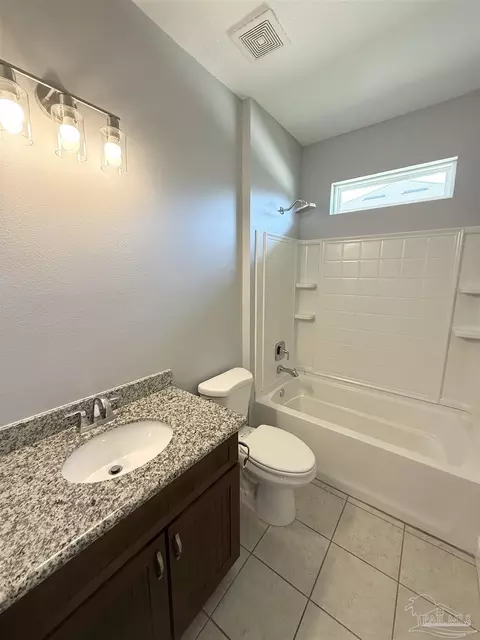 Bath - 1711 Brightleaf Cir, Cantonment, FL 32533 photo 5 of 8