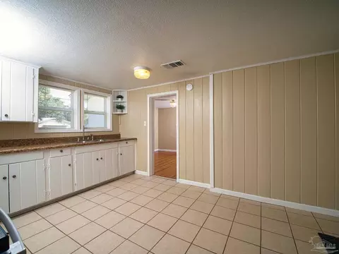 Kitchen - 5199 Spring St, Jay, FL 32565 photo 4 of 4