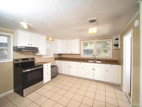 Kitchen - 5199 Spring St, Jay, FL 32565 photo 1 of 4