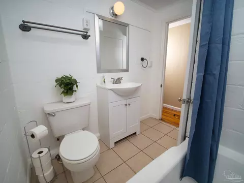 Bath - 5199 Spring St, Jay, FL 32565 photo 1 of 1