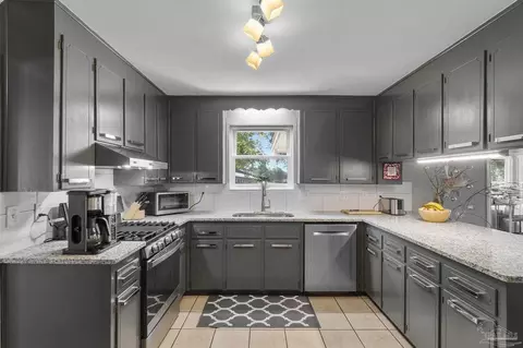 Kitchen - 1911 Mathison Rd, Cantonment, FL 32533 photo 2 of 3