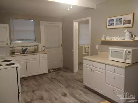 Kitchen - 1911 Mathison Rd, Cantonment, FL 32533 photo 3 of 3