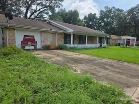 6869 Devonshire Cir, Pensacola, FL 32506