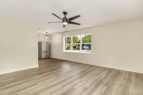 7731 Castlegate Dr, Pensacola, FL 32534