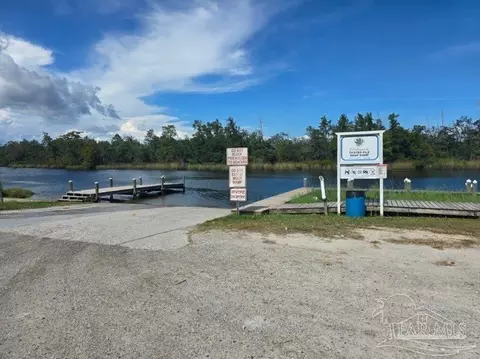 0000 Cross St, Bagdad, FL 32583