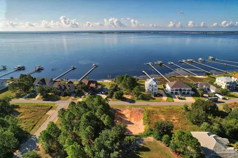 4140 Madura Rd, Gulf Breeze, FL 32563