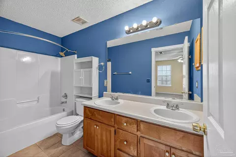 Bath - 7331 Copter Ln, Milton, FL 32570 photo 3 of 5