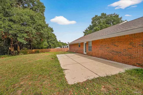 Exterior - 7331 Copter Ln, Milton, FL 32570 photo 4 of 7