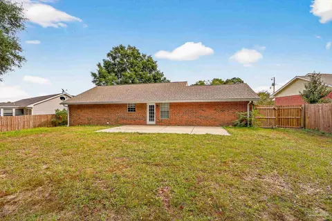 Exterior - 7331 Copter Ln, Milton, FL 32570 photo 6 of 7