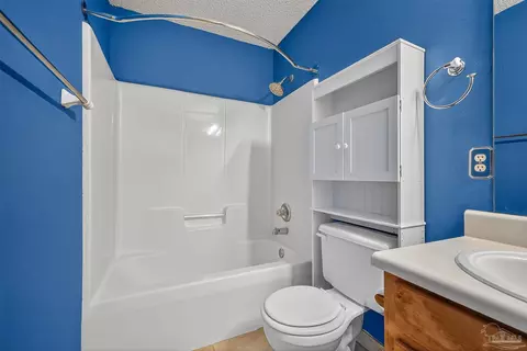 Bath - 7331 Copter Ln, Milton, FL 32570 photo 4 of 5