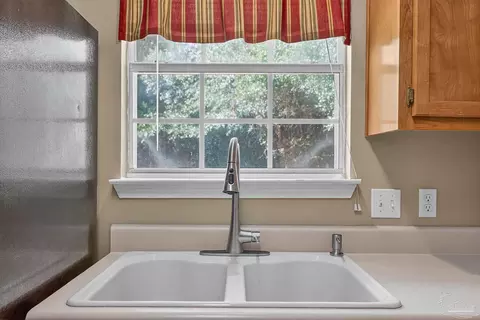 Kitchen - 7331 Copter Ln, Milton, FL 32570 photo 2 of 5