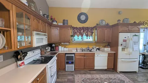 Kitchen - 3171 Sam Sullivan Rd, Millry, AL 36558 photo 6 of 8