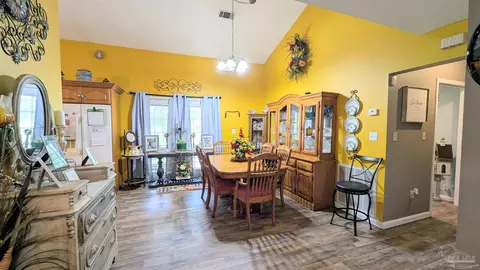 Dining - 3171 Sam Sullivan Rd, Millry, AL 36558 photo 2 of 3