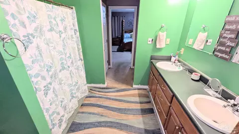 Bath - 3171 Sam Sullivan Rd, Millry, AL 36558 photo 2 of 3