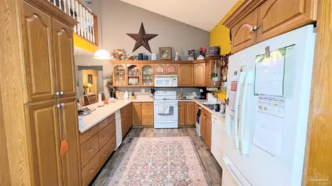 Kitchen - 3171 Sam Sullivan Rd, Millry, AL 36558 photo 3 of 8