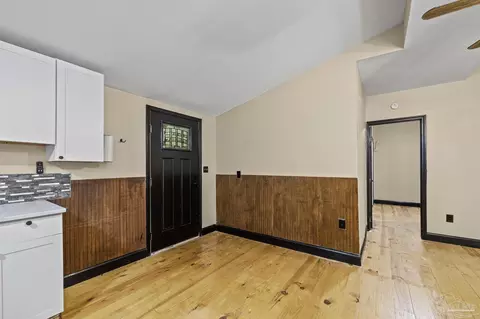 Entry Way - 2989 N 5th Ave, Milton, FL 32583 photo 6 of 6