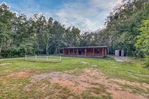 Exterior - 2989 N 5th Ave, Milton, FL 32583 photo 17 of 23