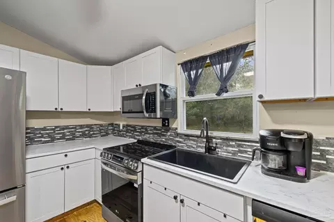 Kitchen - 2989 N 5th Ave, Milton, FL 32583 photo 2 of 2