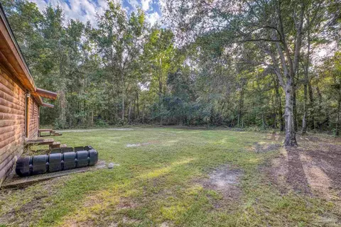 Exterior - 2989 N 5th Ave, Milton, FL 32583 photo 5 of 23