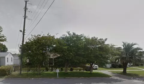 327 Gibbs Rd, Pensacola, FL 32507