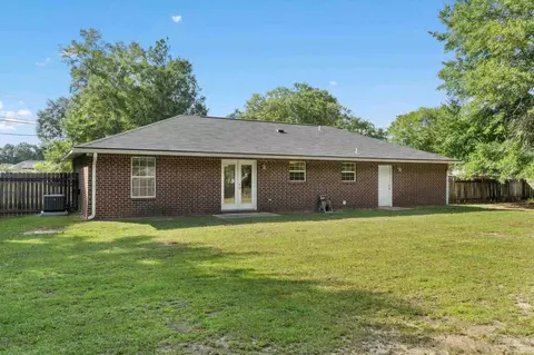 Exterior - 5246 Persimmon Ln, Milton, FL 32570 photo 5 of 7