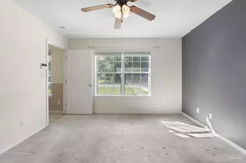 Living - 5246 Persimmon Ln, Milton, FL 32570 photo 5 of 5