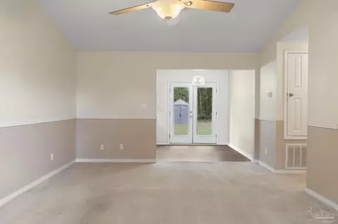 Living - 5246 Persimmon Ln, Milton, FL 32570 photo 4 of 5