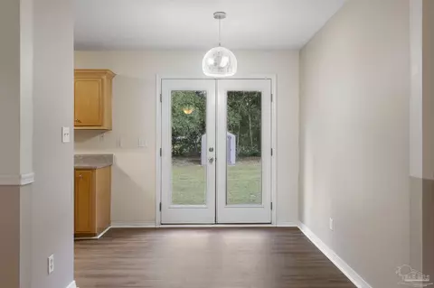 Entry Way - 5246 Persimmon Ln, Milton, FL 32570 photo 2 of 3
