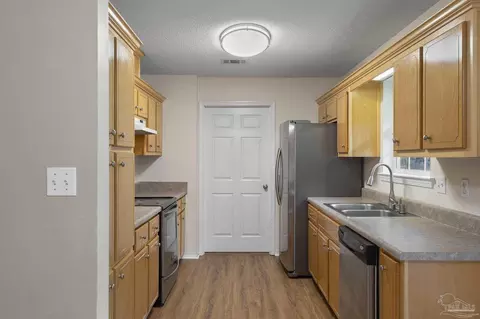 Entry Way - 5246 Persimmon Ln, Milton, FL 32570 photo 3 of 3