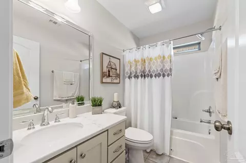Bath - 5587 Dunridge Dr, Pace, FL 32571 photo 2 of 3