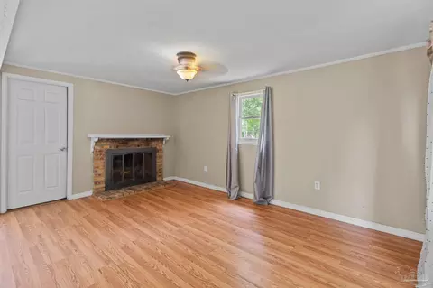 Living - 203 Booth Ave, Cantonment, FL 32533 photo 3 of 4