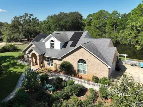 View/Area - 7232 Bayshore Dr, Milton, FL 32583 photo 5 of 8