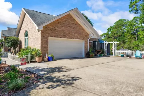 Exterior - 7232 Bayshore Dr, Milton, FL 32583 photo 13 of 13