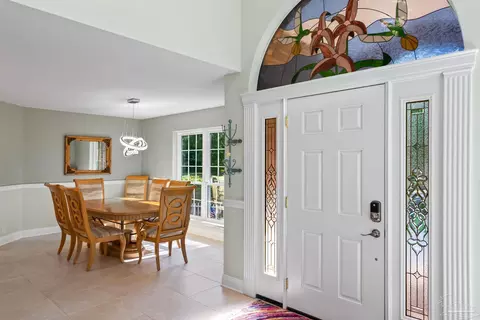 Entry Way - 7232 Bayshore Dr, Milton, FL 32583 photo 3 of 5