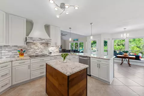 Kitchen - 7232 Bayshore Dr, Milton, FL 32583 photo 5 of 6
