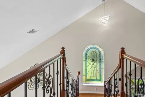 Entry Way - 7232 Bayshore Dr, Milton, FL 32583 photo 4 of 5