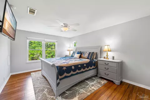 Bedroom - 7232 Bayshore Dr, Milton, FL 32583 photo 4 of 5