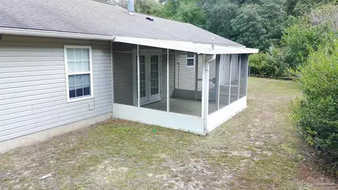 Exterior - 6333 Rice St, Milton, FL 32583 photo 3 of 4